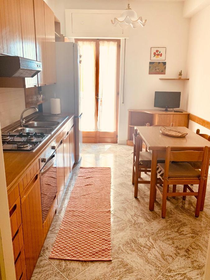 Via Solaro, Appartamento In Pieno Centro Formia Exterior foto